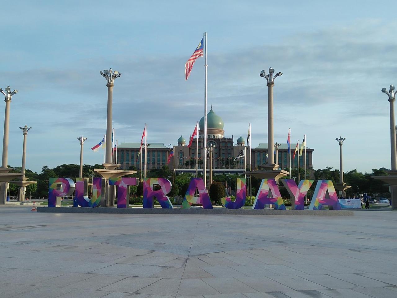 Homestay D 11 Putrajaya Netflix Wifi Exterior photo